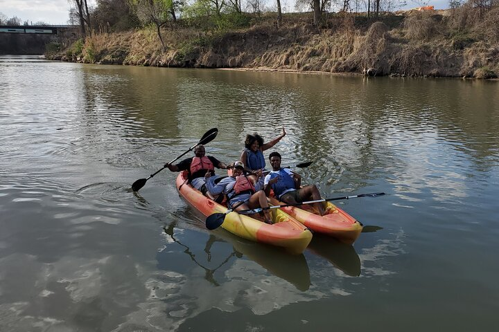 Houston Buffalo Bayou Kayak and Paddleboard Rentals - Photo 1 of 4